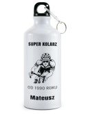 Bidon biały z karabińczykiem 500 ml z nadrukiem - "Super kolarz" + Imię + Rocznik