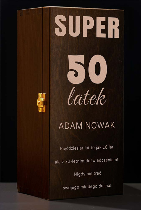 Drewniane pudełko skrzynka na whisky z grawerem - "Super 50 latek" + Imię i Nazwisko + Dowolny rocznik Drewniane pudełko skrzynka na whisky z grawerem - "Super 50 latek" + Imię i Nazwisko + Dowolny rocznik