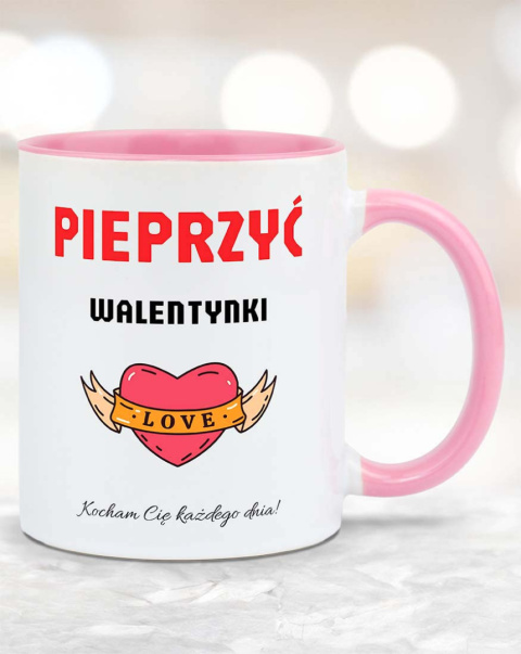 Kubek 330 ml z różowym uchwytem i wnętrzem - "Pieprzyć walentynki..." Kubek 330 ml z różowym uchwytem i wnętrzem - "Pieprzyć walentynki..."