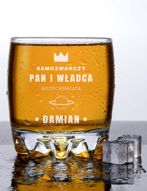 Szklanka okrągła na whisky 330 ml + Grawer "Pan i Władca Wszechświata" + Imię Szklanka okrągła na whisky 330 ml + Grawer "Pan i Władca Wszechświata" + Imię